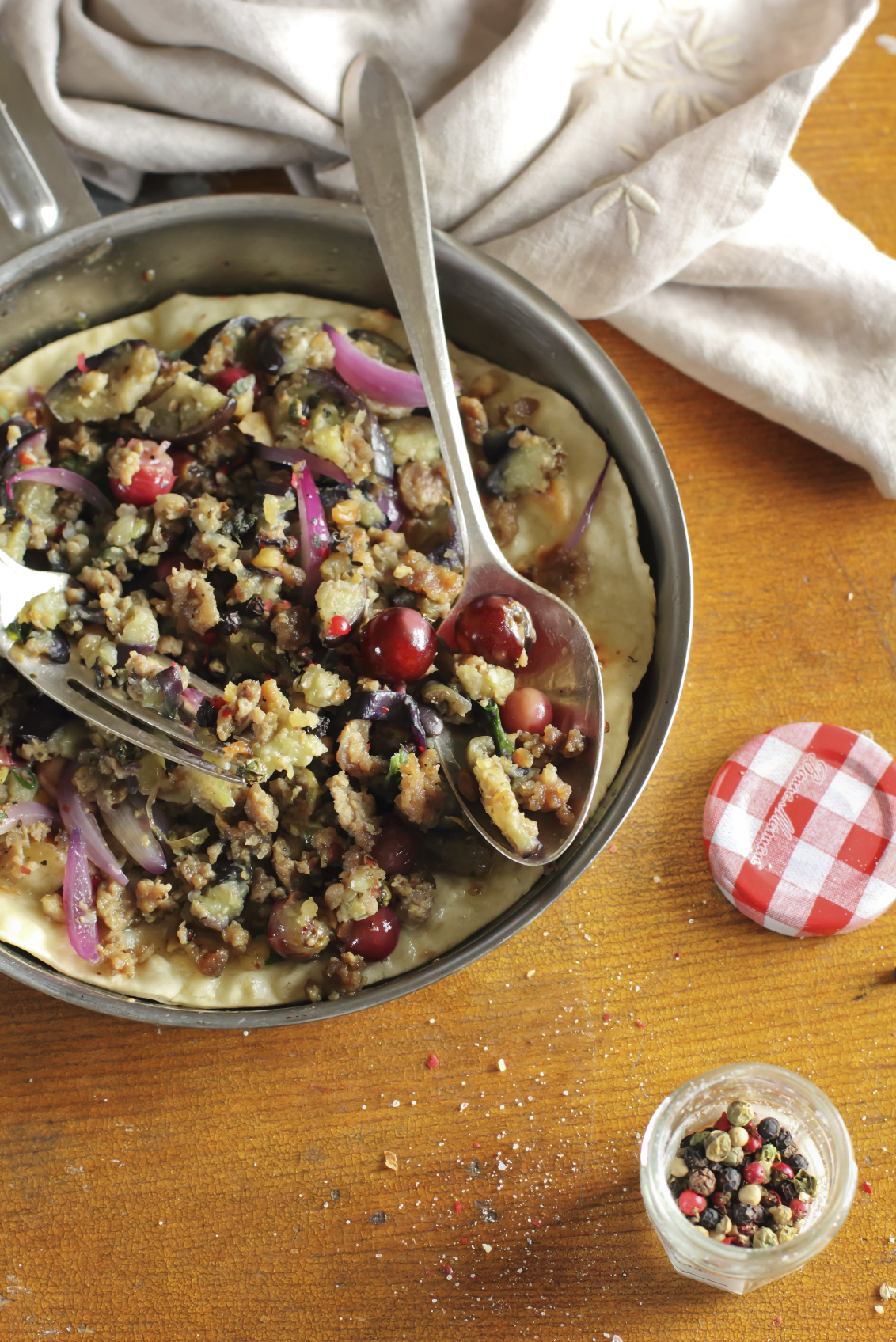 Recipe Italian sausage flatbread with grapes LITTLEROCK