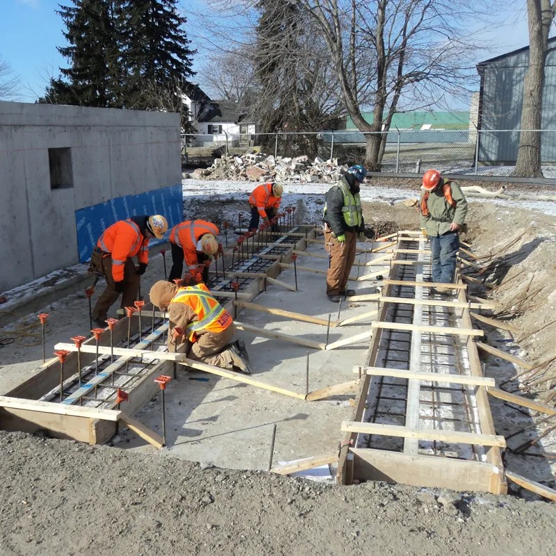 Placing rebar footings and forms Labourers’ International Union of