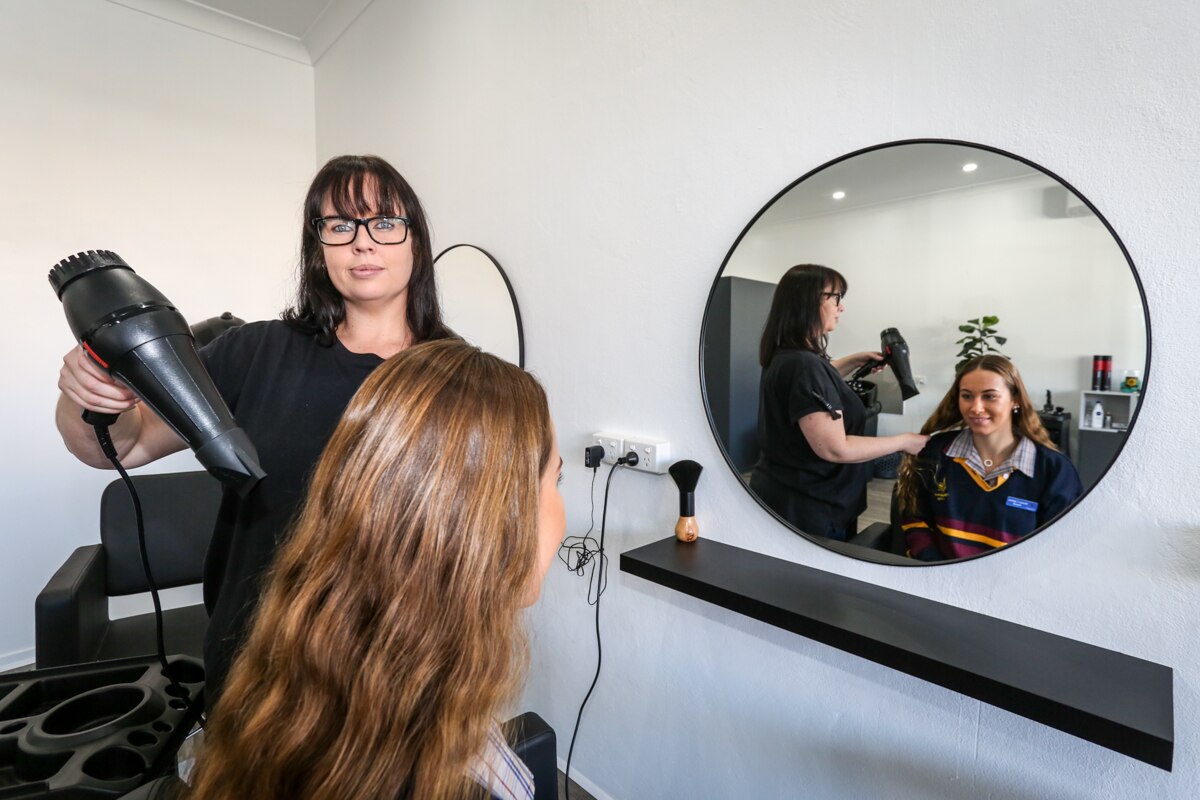 Hairdresser reopening after 25 years gives the locals of Wedderburn a new style around town