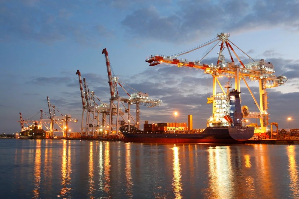 Container chaos as COVID, industrial action, weather cause 'perfect