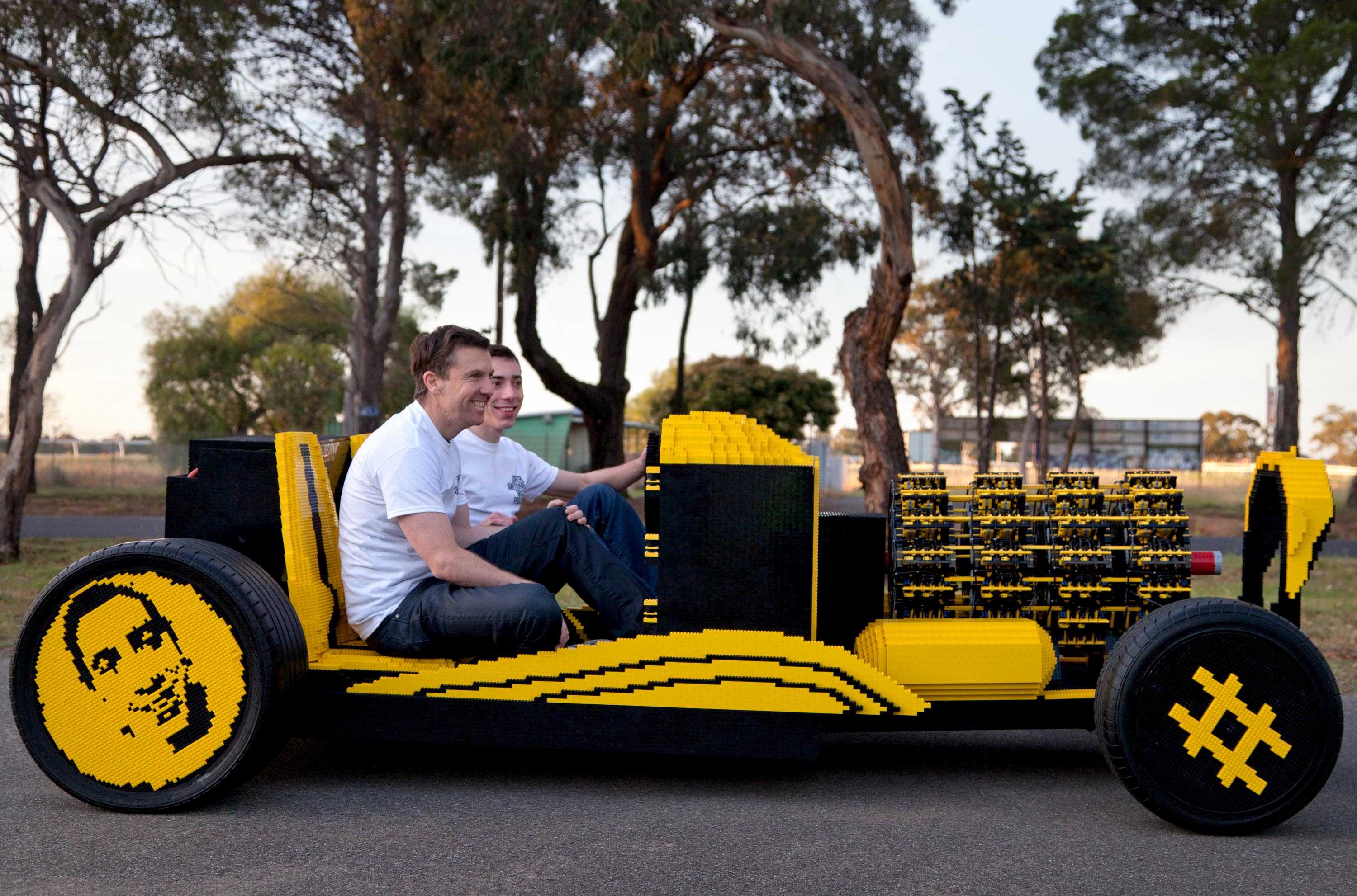 World's first lifesized Lego car, built by Steve Sammartino and Raul