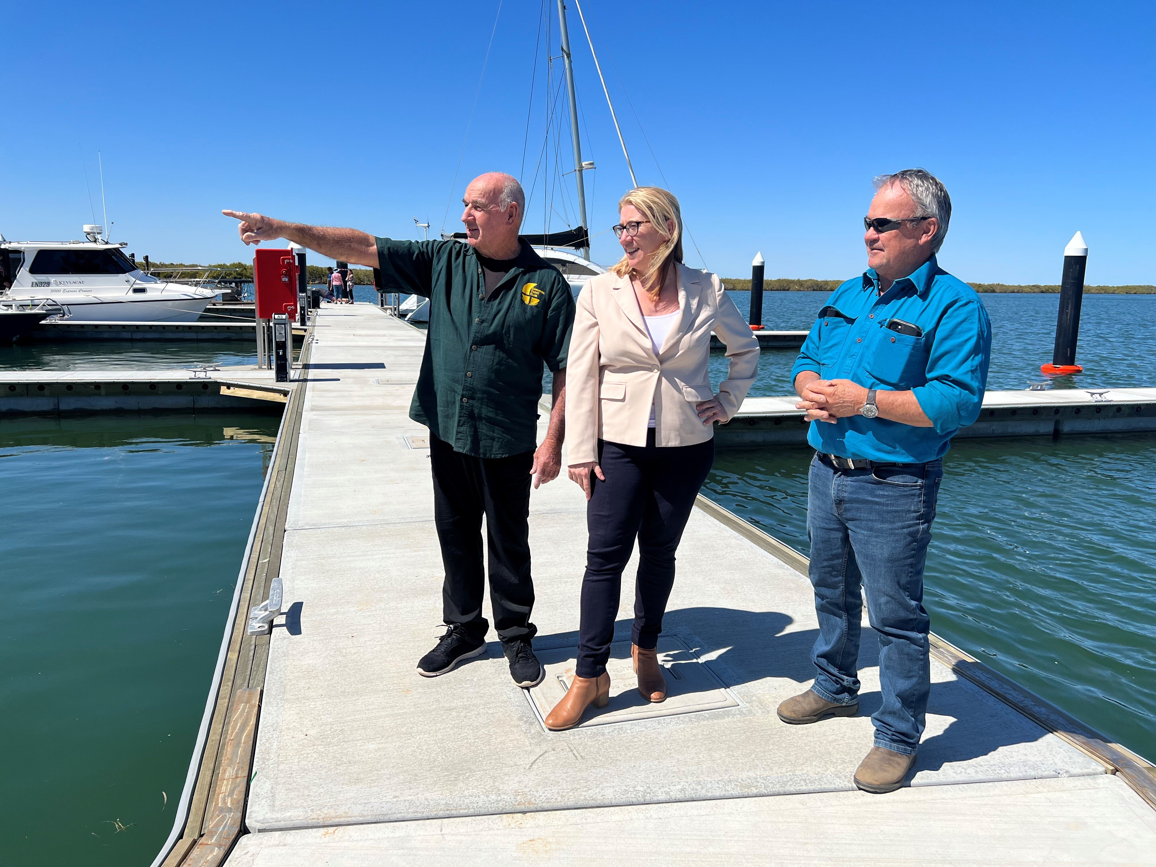 Carnarvon yacht club closed to boats with Fascine too shallow for
