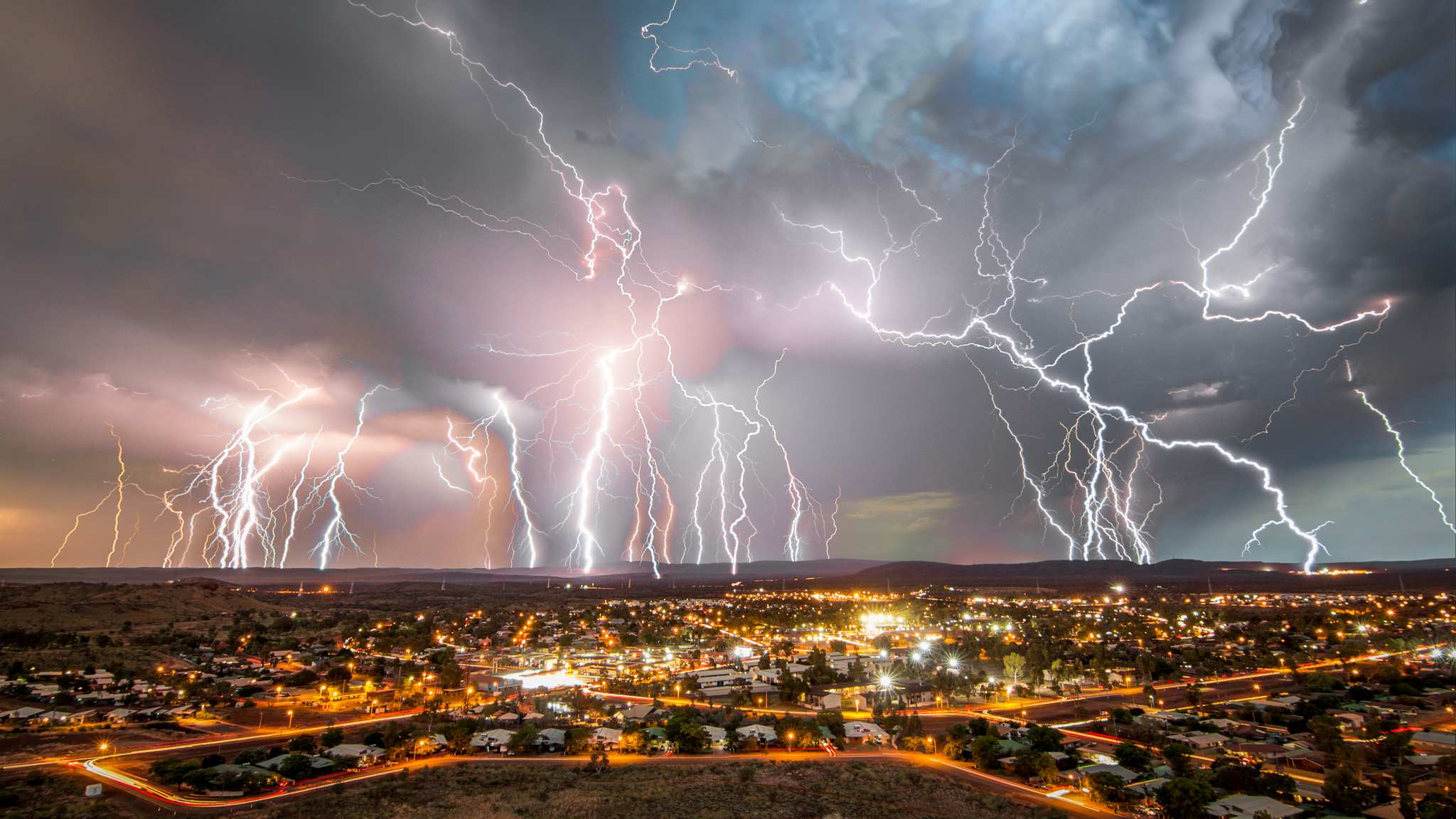 What is megaflash lightning? And do we see it in Australia