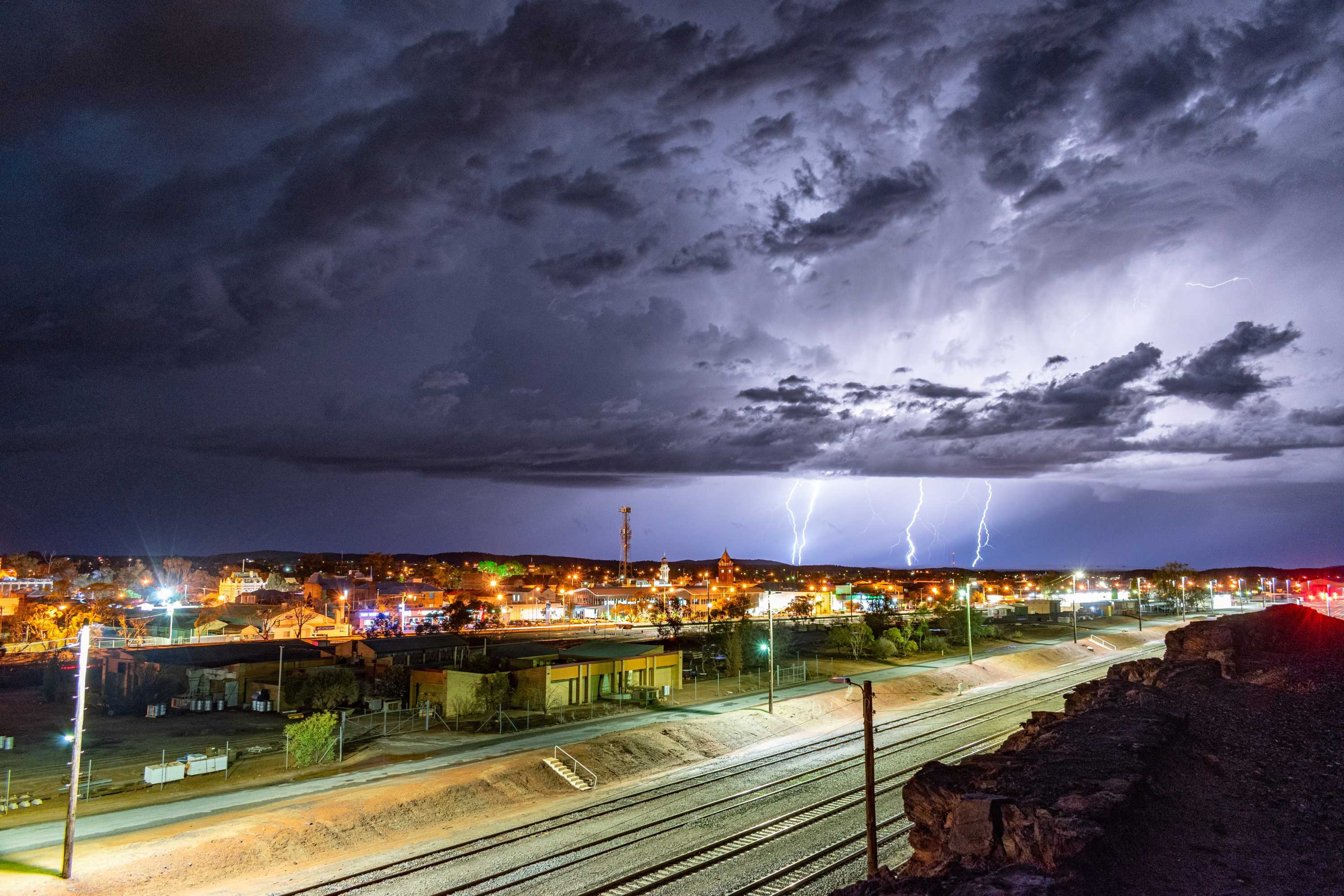 Rare wild weather showcased by local photographers in Broken Hill ABC
