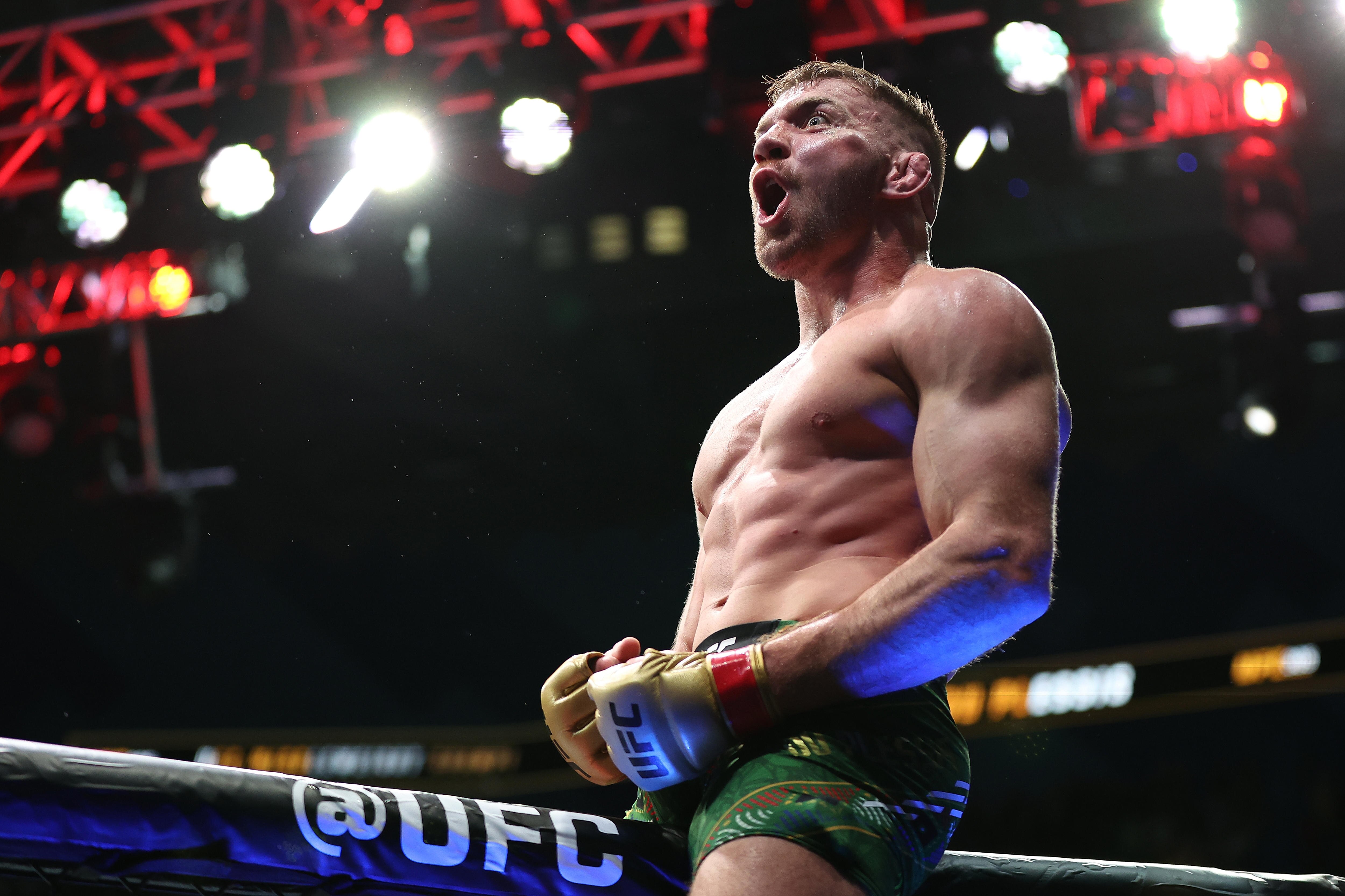 Unique Fighting Style of Dricus du Plessis in the UFC