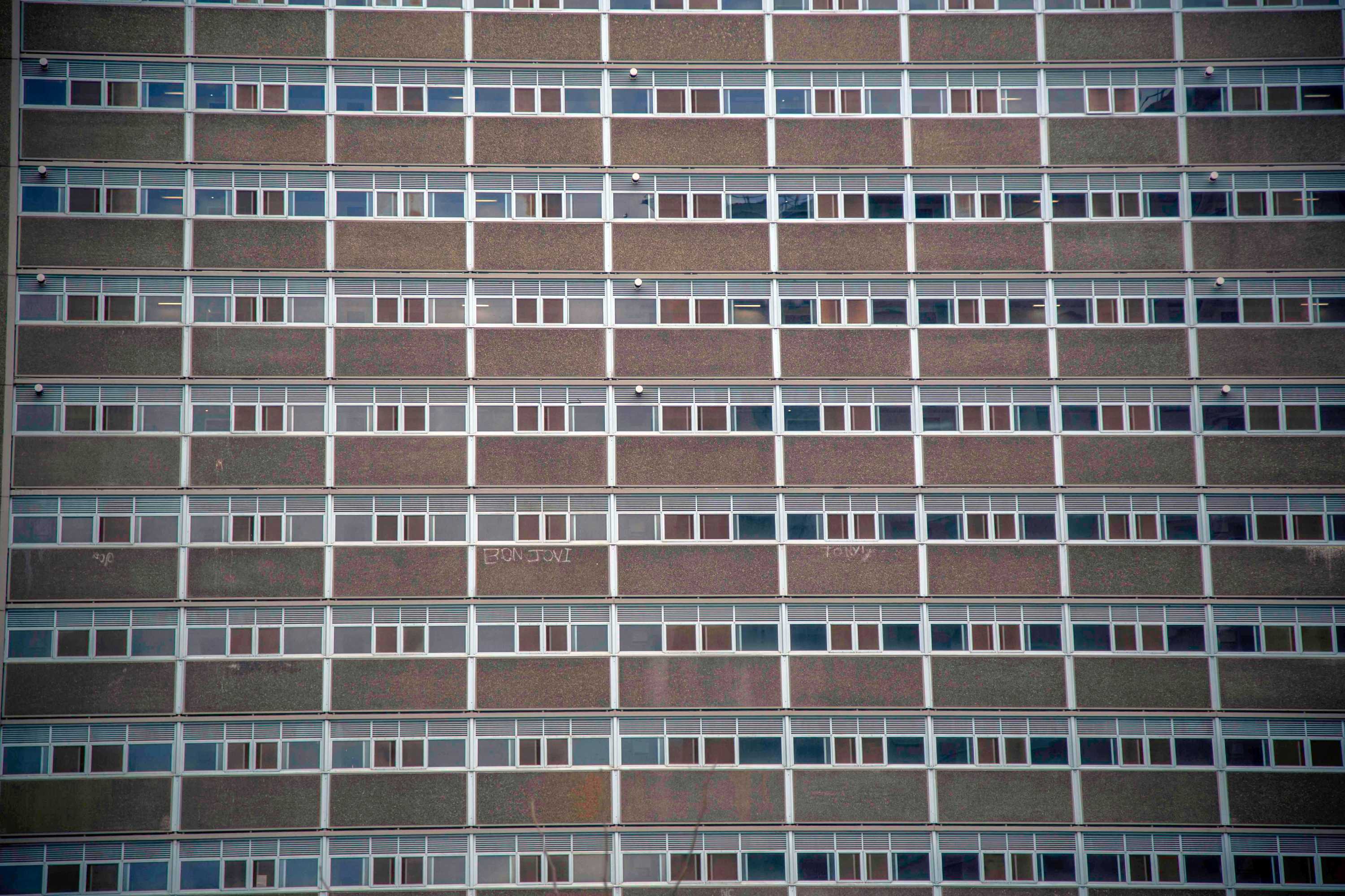 Victorian public housing waiting list at 82,000 and growing by 500 a