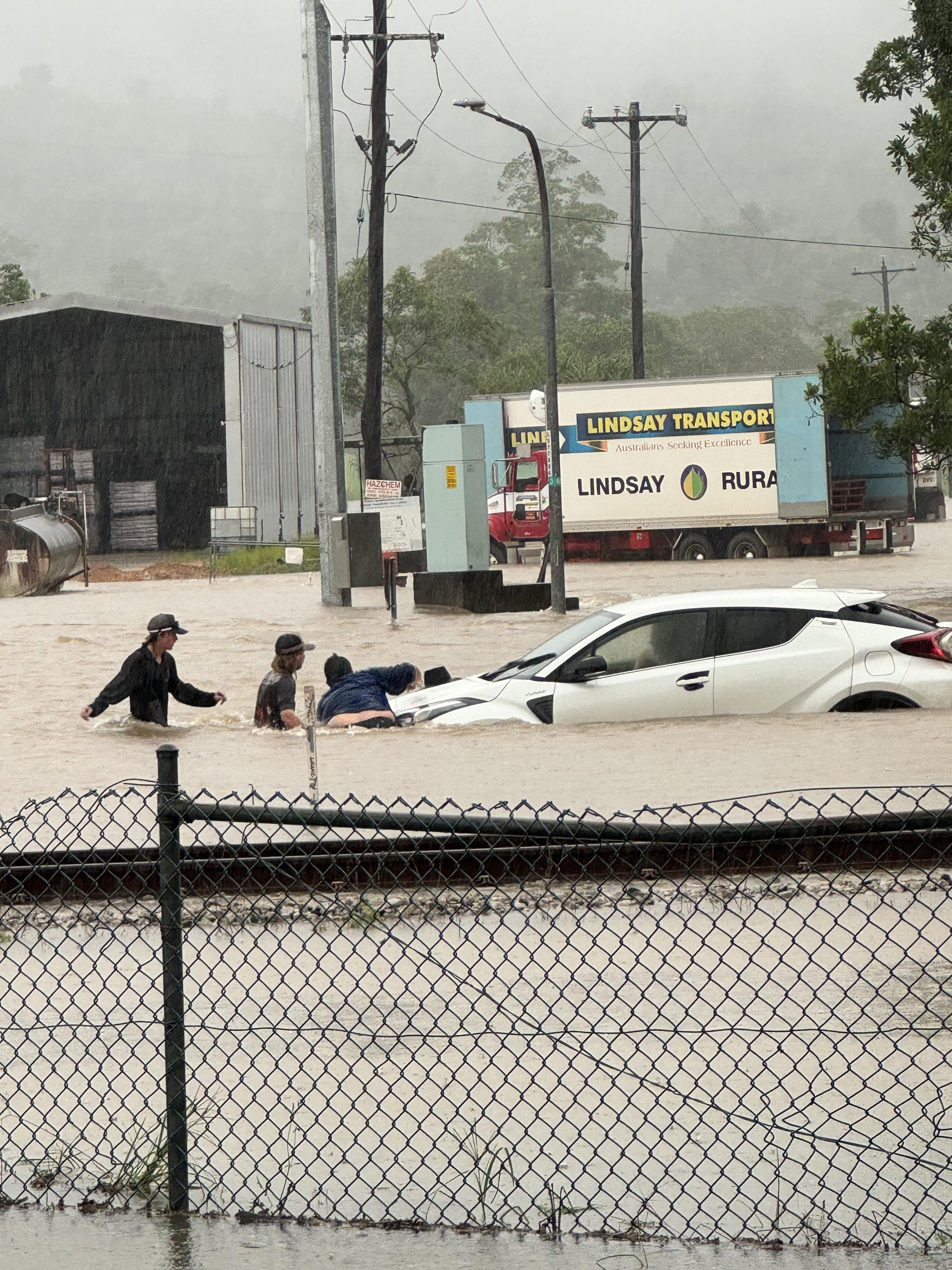 Flash flooding in Australia's wettest town, Tully, during 458mm