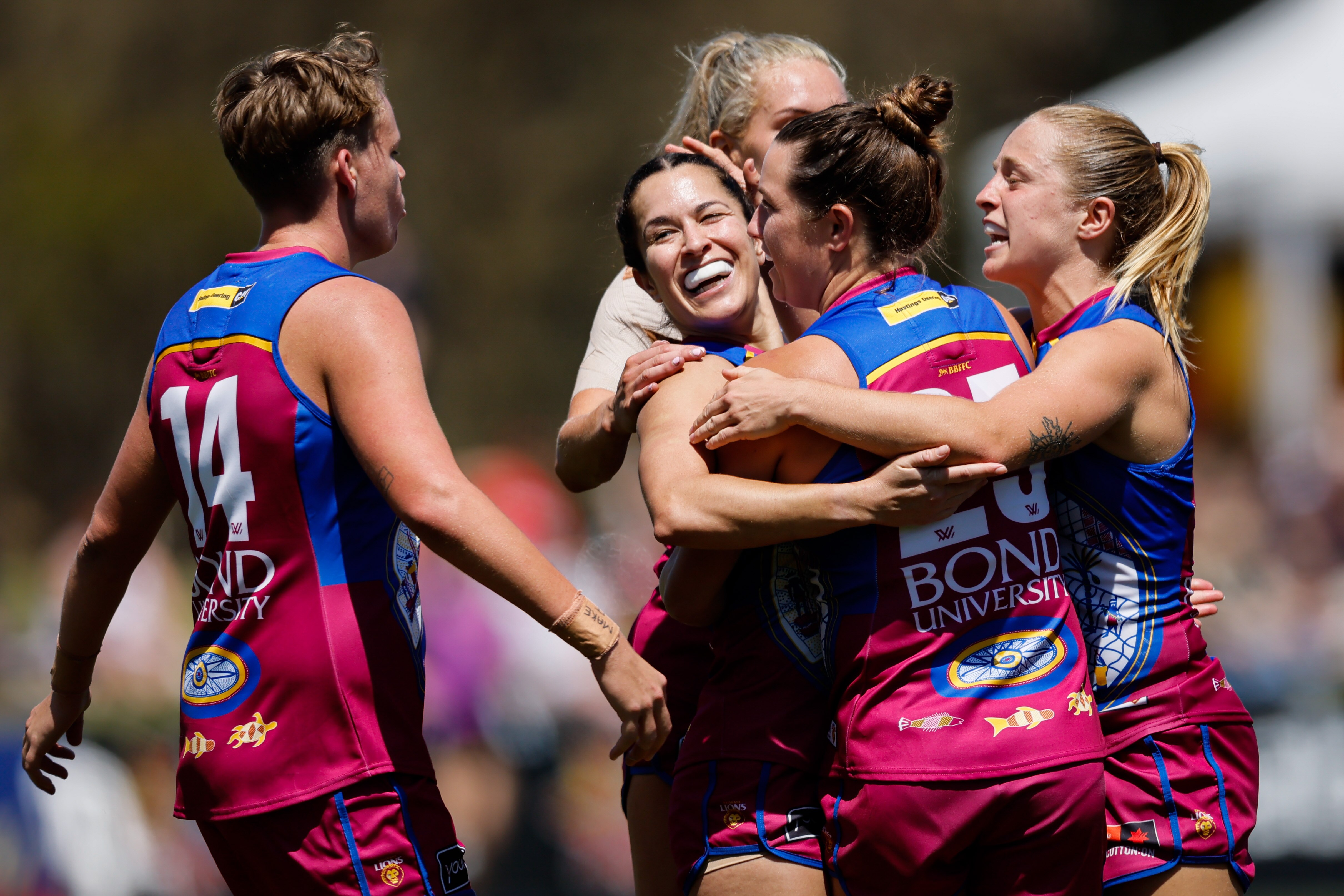 Brisbane Lions beat St Kilda in AFLW, but Hawthorn can clinch second and McClelland Trophy with win over Richmond