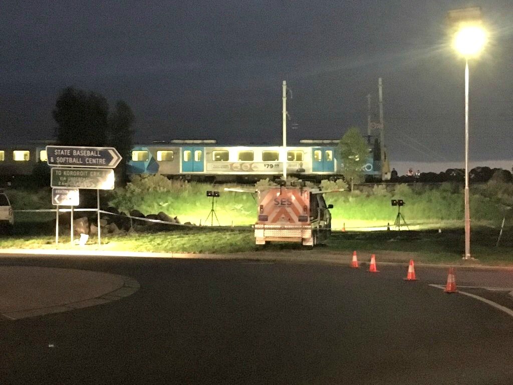 Two men killed on train tracks at Melbourne's Altona Meadows ABC News