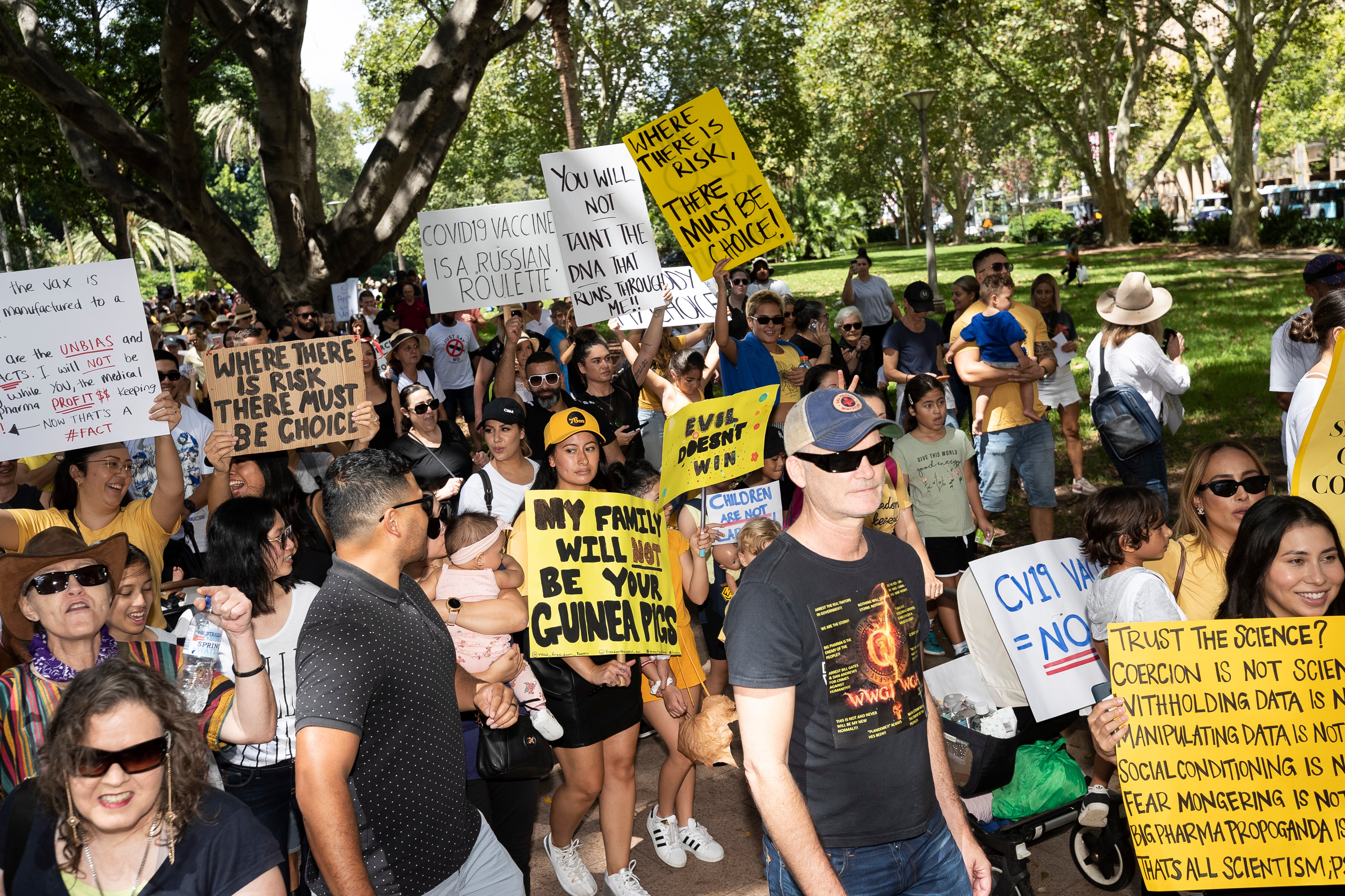 Facebook promised to ban antivaxxers. But pages are still up and they