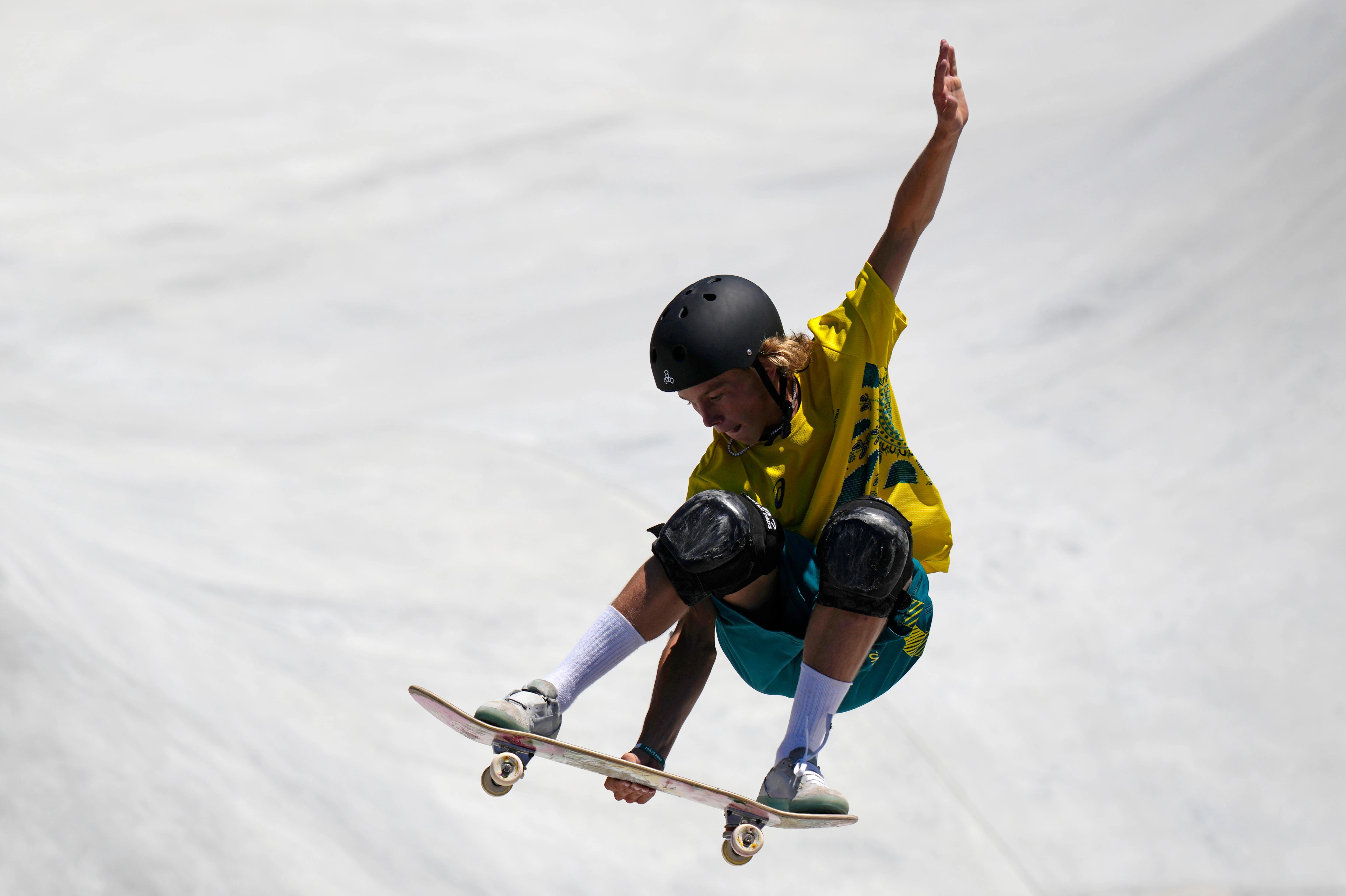 Keegan Palmer wins gold for Australia in men's park skateboarding at