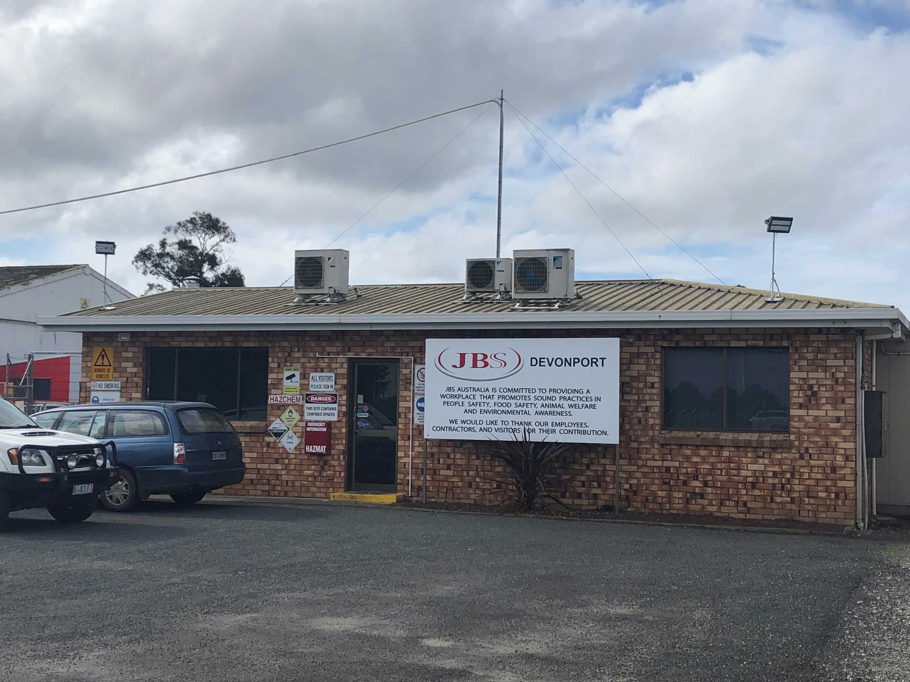 Devonport abattoir closure puts more than 100 Tasmanian jobs at risk