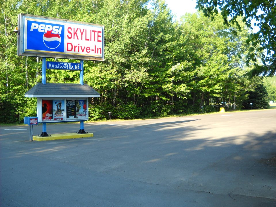 Skylite DriveIn in Madawaska, ME Showtimes Screendollars