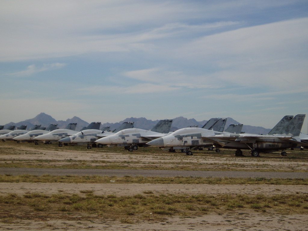 DavisMonthan AFB surplus F14 Tomcats in storage Flickr