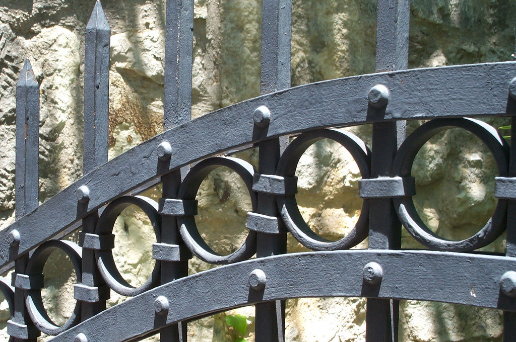 to the Alamo Front Gate of the Alamo Fort Dustin Jamison
