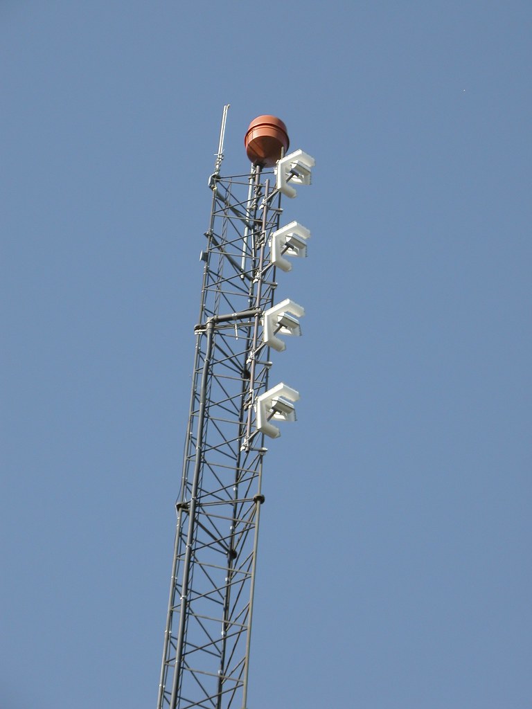 DSCN0141 KPFK's new antenna. It puts out 110,000 watts, ma… Flickr