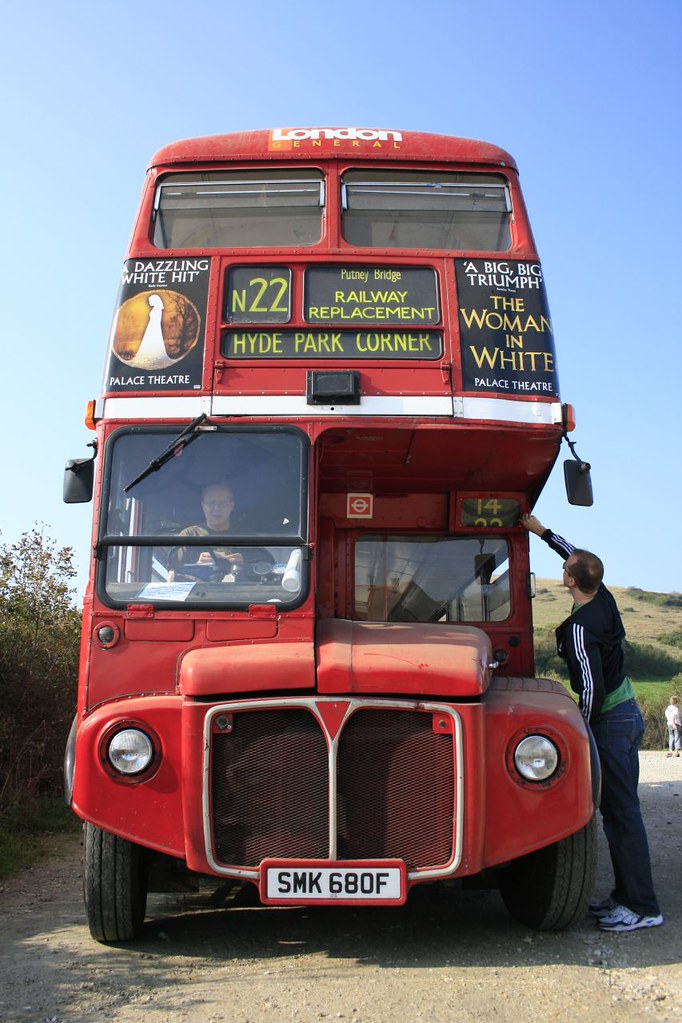 Nick's bus at Durdle Door mountainmikeyjames Flickr