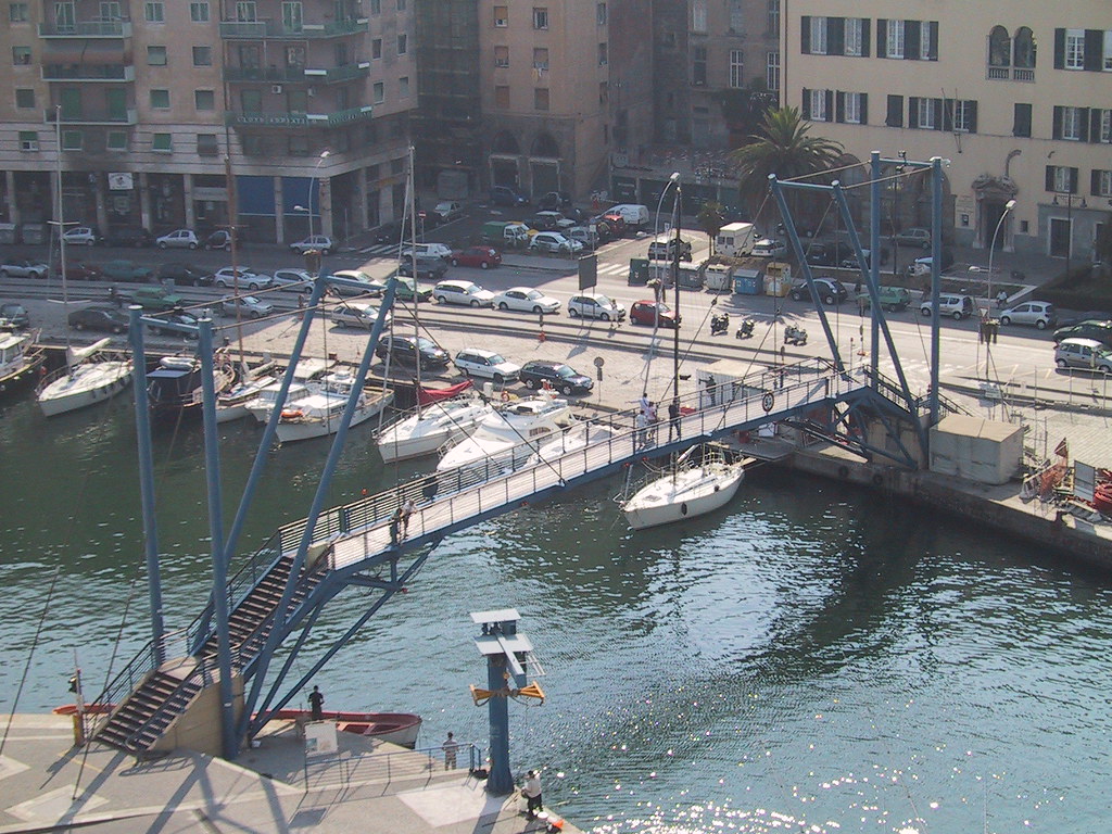 Il ponte Capasso di Savona Il ponte mobile nella darsena d… Flickr