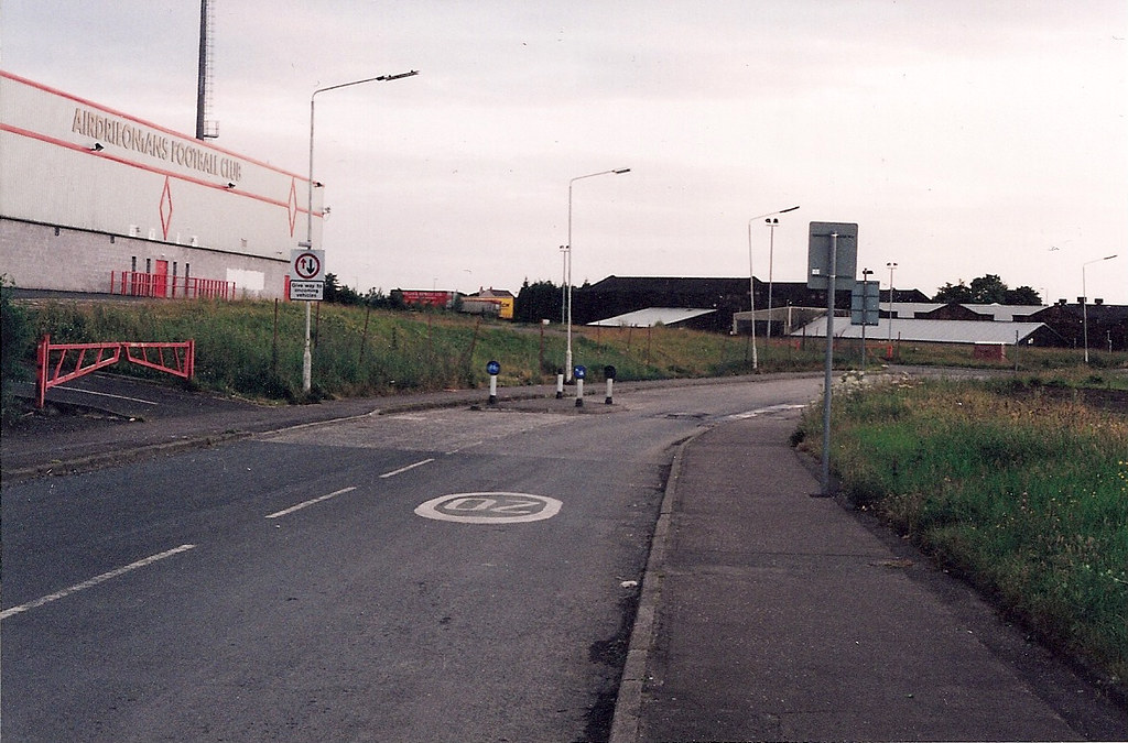 Craigneuk Ave at Airdrionians New Broomfield Park Airdrie … Flickr