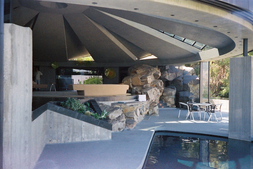 James Bond House The Elrod House, Palm Springs, California… Flickr