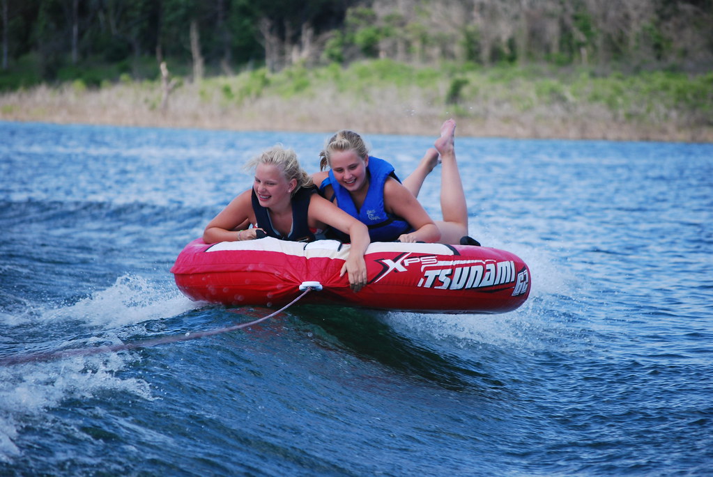 Tubing at Bull Shoals Lake kapDave Flickr