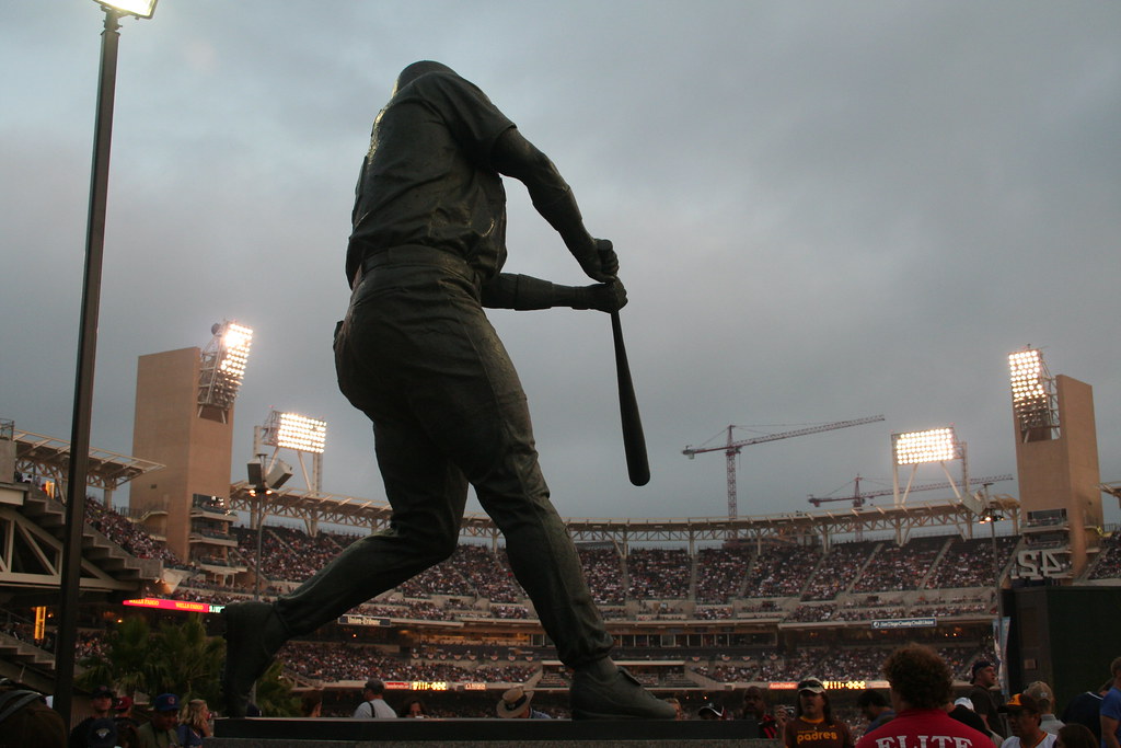 Tony Gwynn statue The 19 Tony Gwynn statue at Petco Par… Flickr