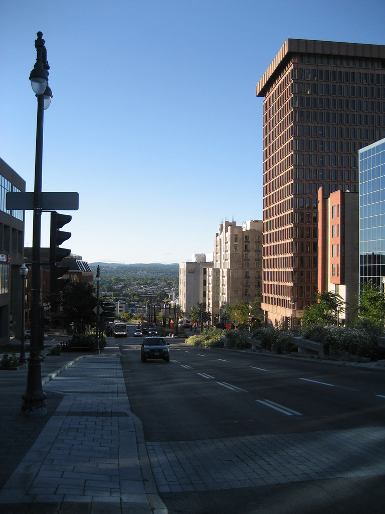 Avenue HonoréMercier Québec 09.2007 mathbarges Flickr