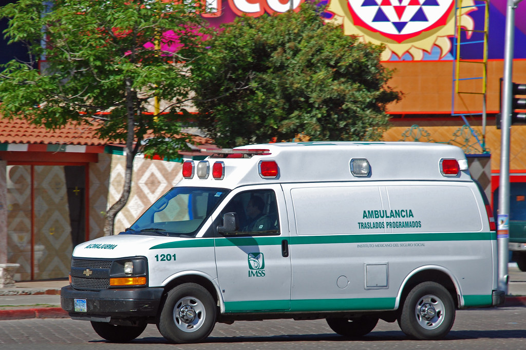 IMSS Ambulance Chevrolet Express ambulance of the Mexican … Flickr