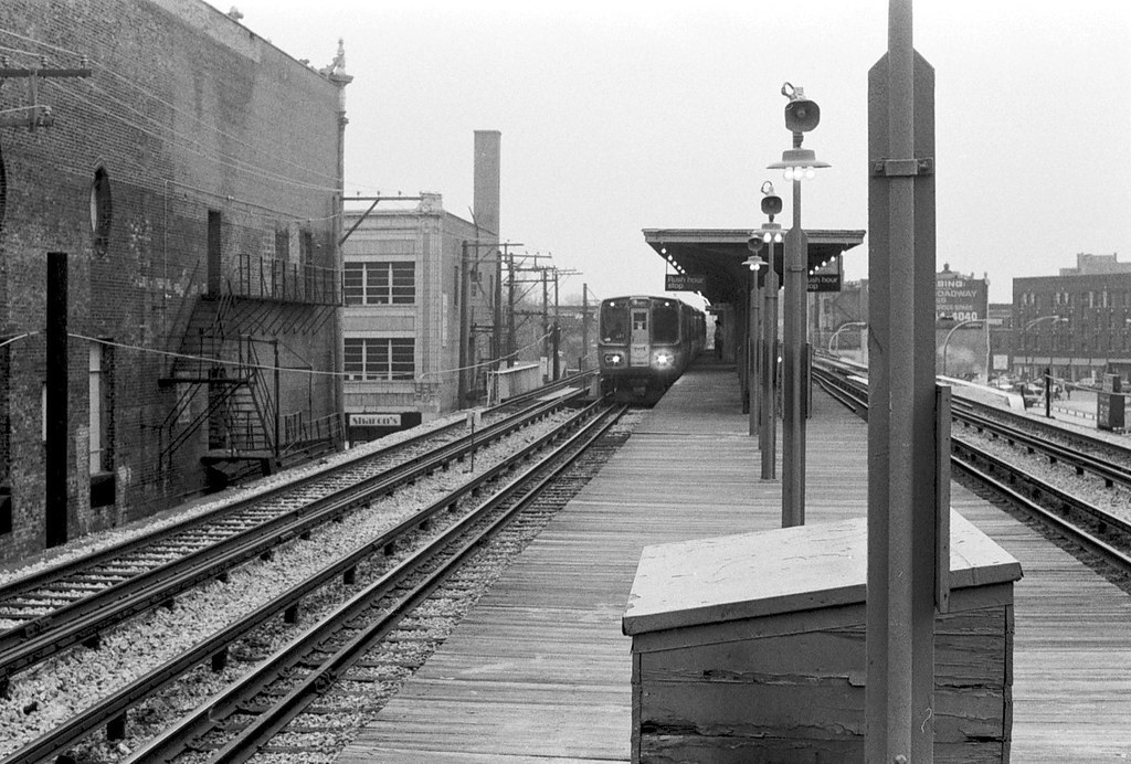 Lawrence Avenue L Station, Chicago, 1991 Taken in December… Flickr
