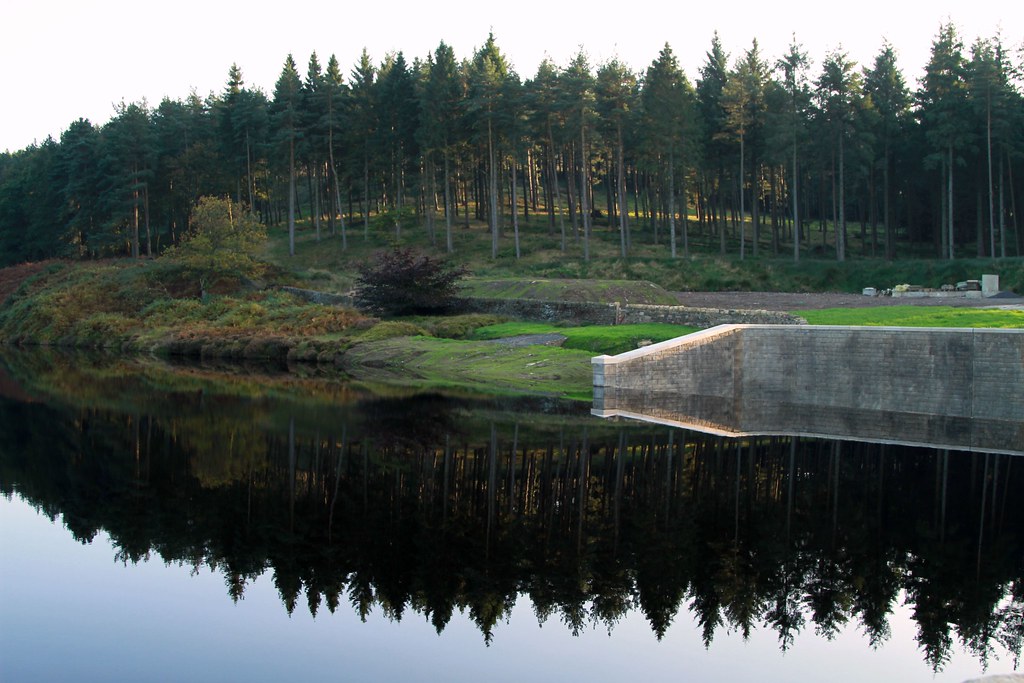 Reflections at Yateholme Reservoir, Holmfirth, Peak Distri… Flickr