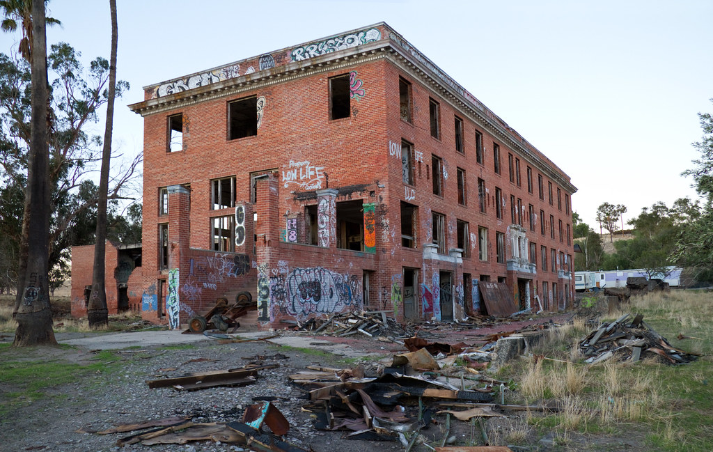 Byron Hot Springs 1 Byron Hot Springs is an abandoned esta… Flickr