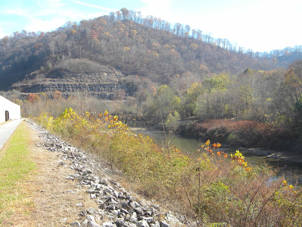 Matewan WV The Tug River Outside the Flood Wall The Tug R… Flickr
