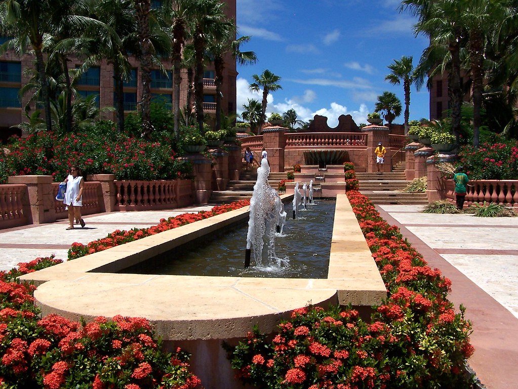 Fountain at Atlantis Bahamas Brian Flickr