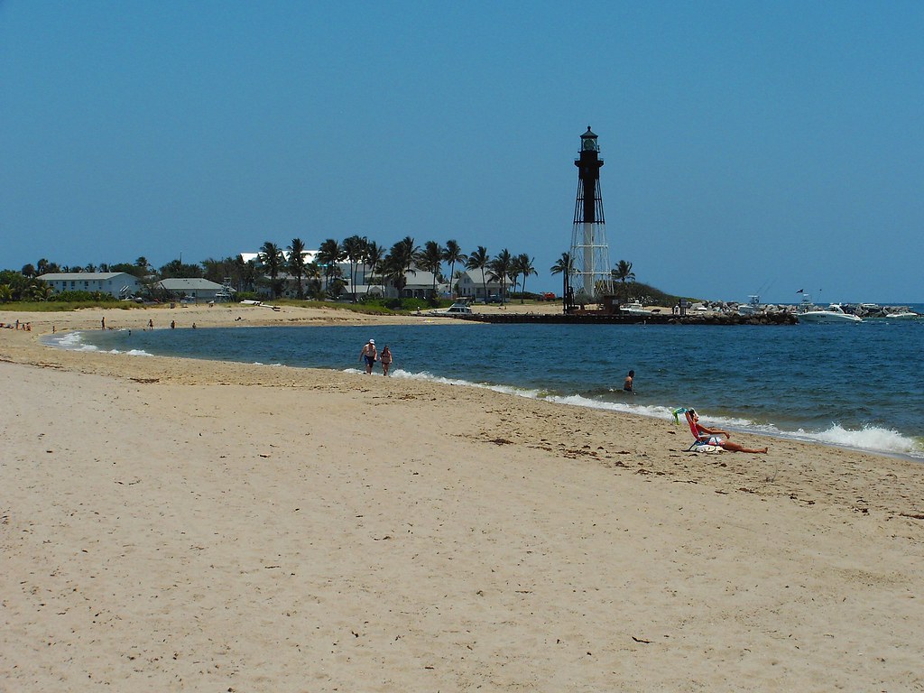 Hillsboro Inlet Lighthouse at the end of Wahoo Bay, Lighthouse Point