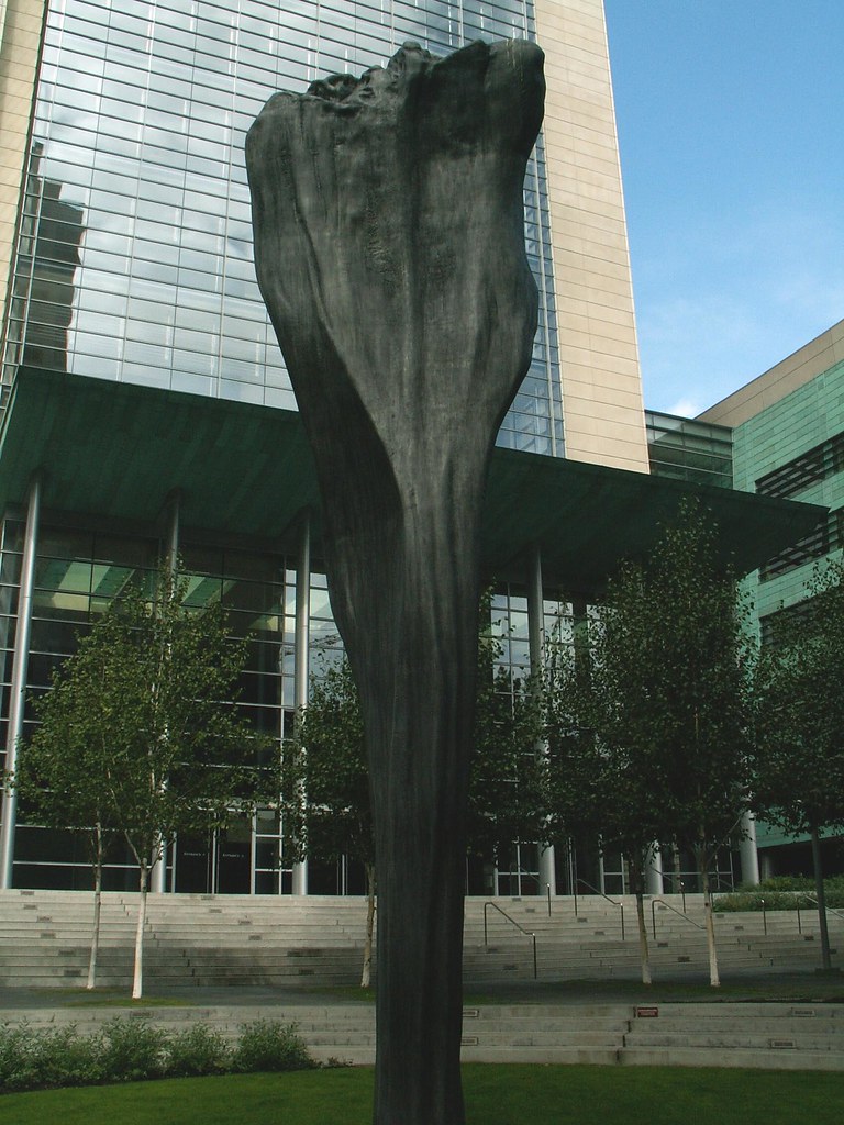 0915200720 Ugly art sculpture in front of the United Stat… Flickr