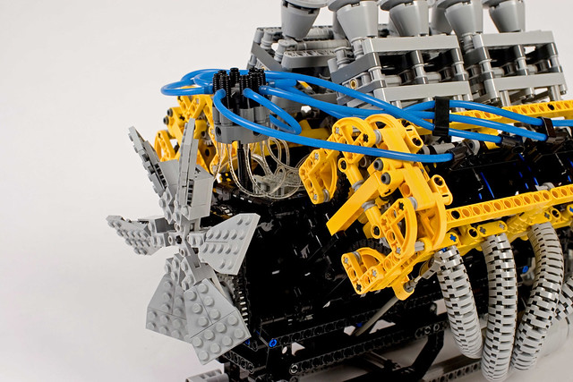 Flickriver: Photoset 'Lego V8 Engine' by Barman76