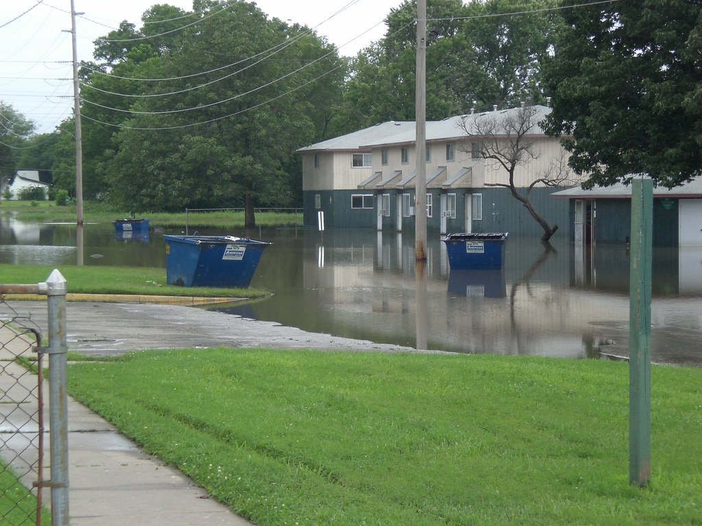 Coffeyville Kansas July 2007 flood East 3rd street apartme… Flickr