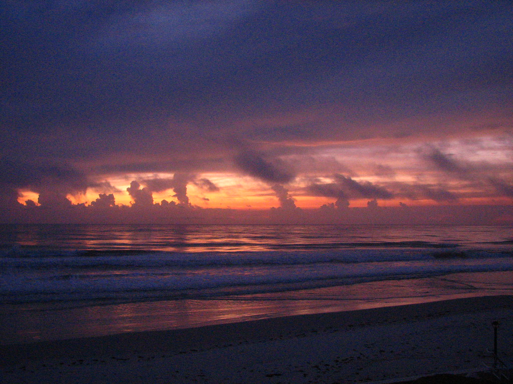 Sunrise New Smyrna Beach, Florida (8/25/07) first light tom ward