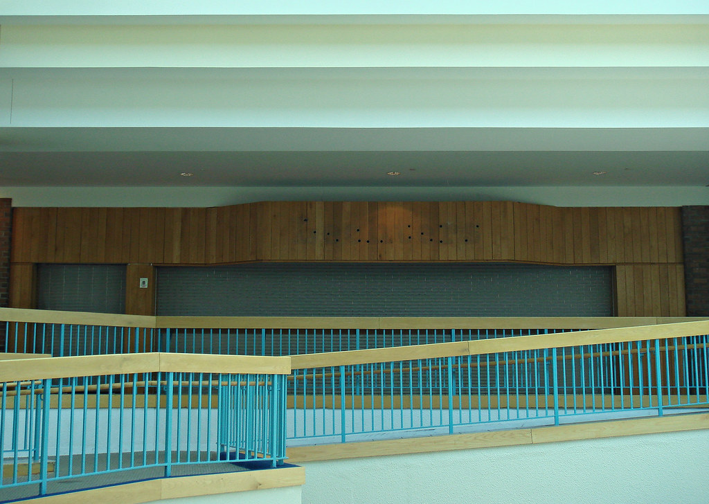 Vacant Lechters at ShoppingTown Mall Lechter's was a kitch… Flickr