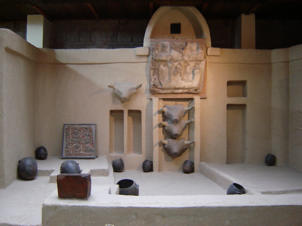 Reconstructed Çatalhöyük Room Çatalhöyük was a Neolithic p… Flickr