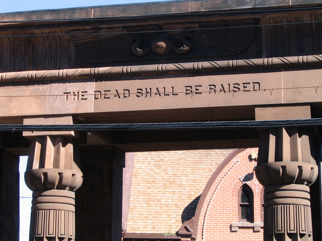 Grove St. Cemetery entrance on Yale campus David Loomer Flickr