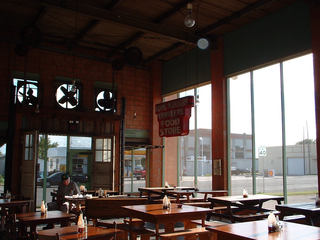 Louie Mueller BBQ Taylor, Texas Located in Taylor, Texas… Flickr