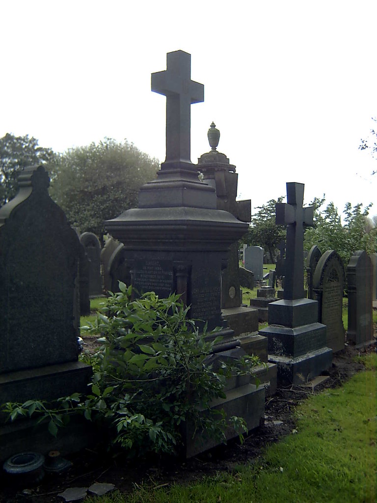 Phillip Cruickshank Knight Grave KIA, 1917 full shot Flickr