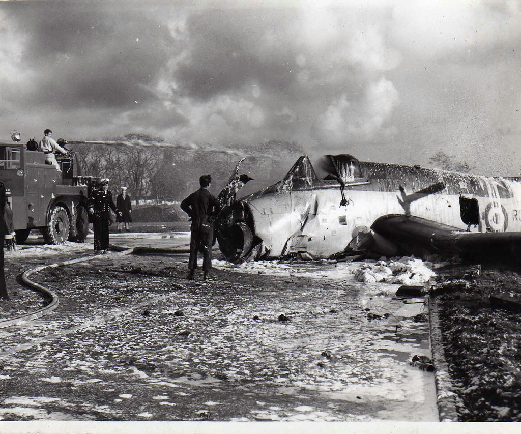 Sky Raides 1960028 (2) Same Skyraider crash early 1960