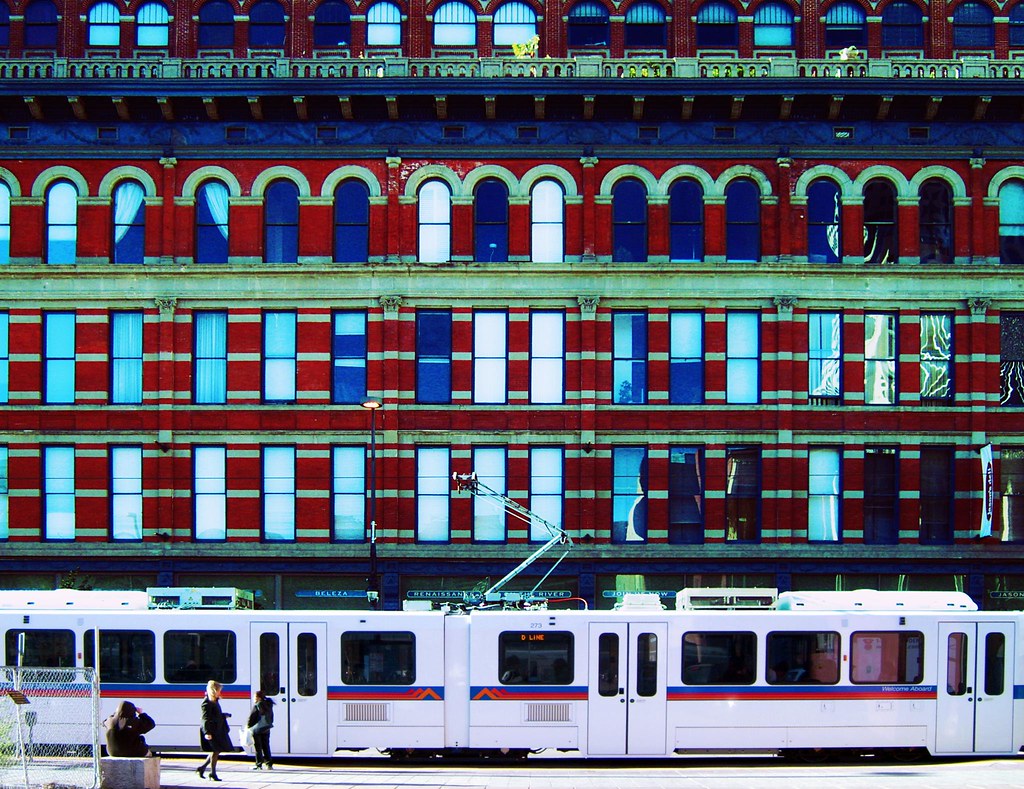 Train Stop RTD Light Rail stop, 16th and California Street… Flickr