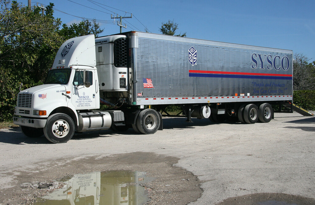 International Sysco truck Sharp looking trailers on these … Flickr