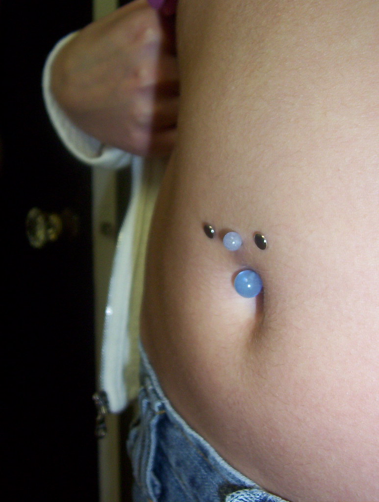 Navel surface piercing 14g 1 1/4" titanium surface bar