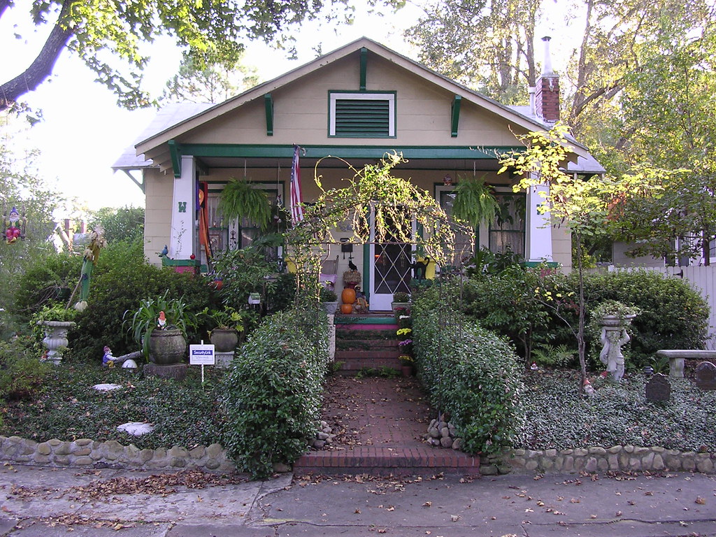 Johnnys House Johnny's house in Savannah. Matthew Kramer Flickr