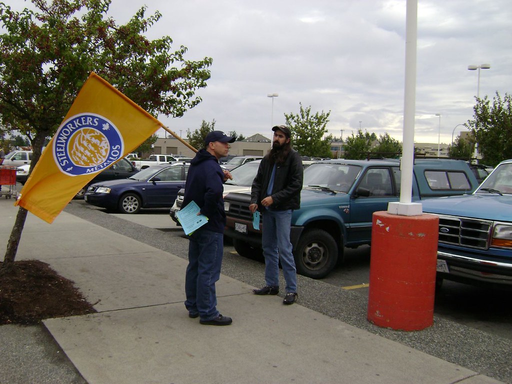 092107homedepot_leaflet4 Nanaimo Home Depot Comsumer Aware… Flickr