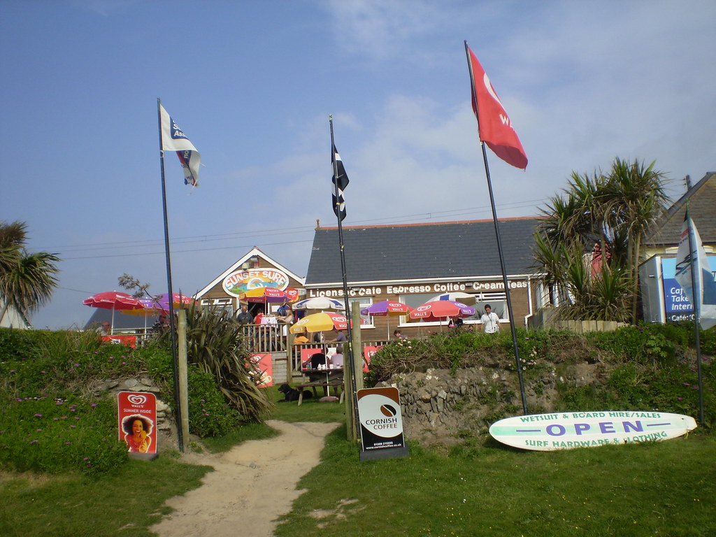 Sunset Surf Cafe Bar, Gwithian Bay 9 June 2007 BrianC Flickr